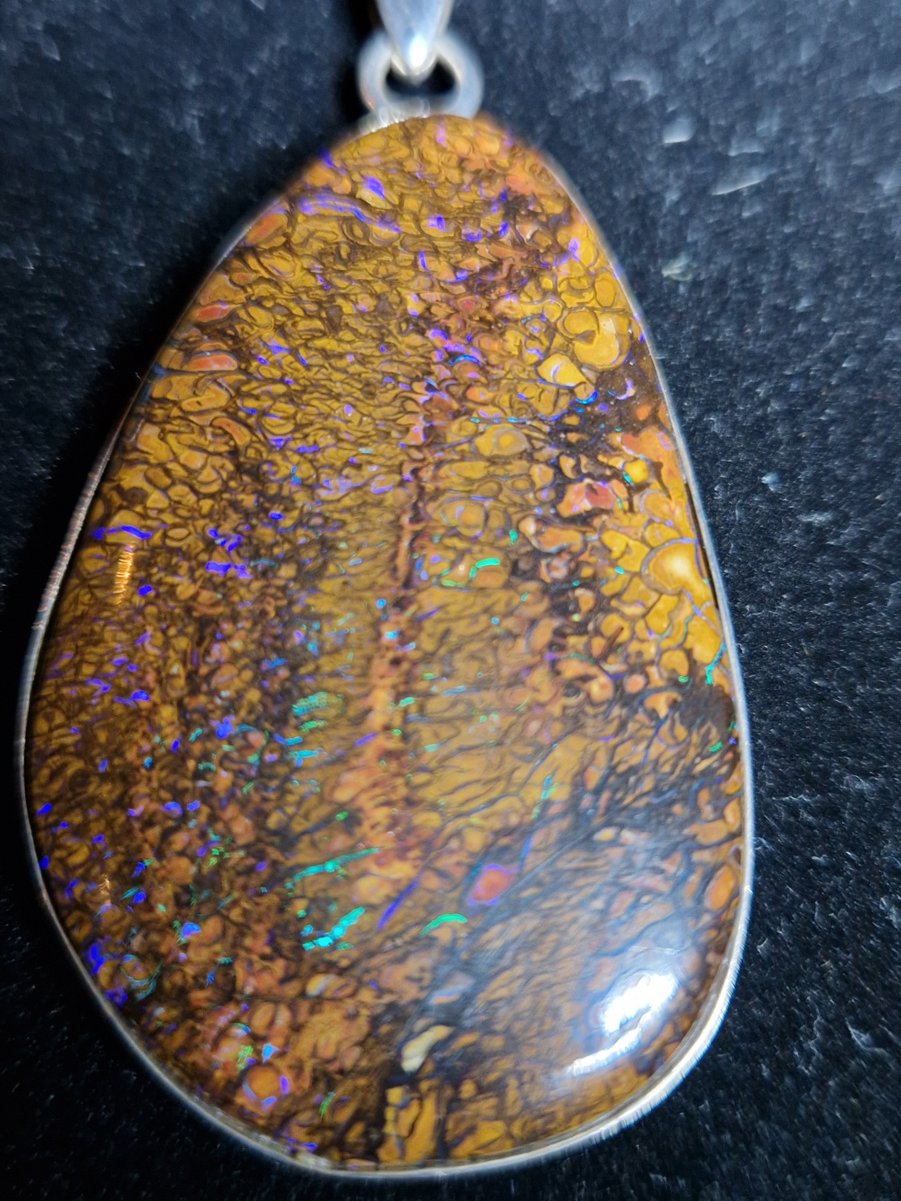 Grote Boulder Opaal hanger