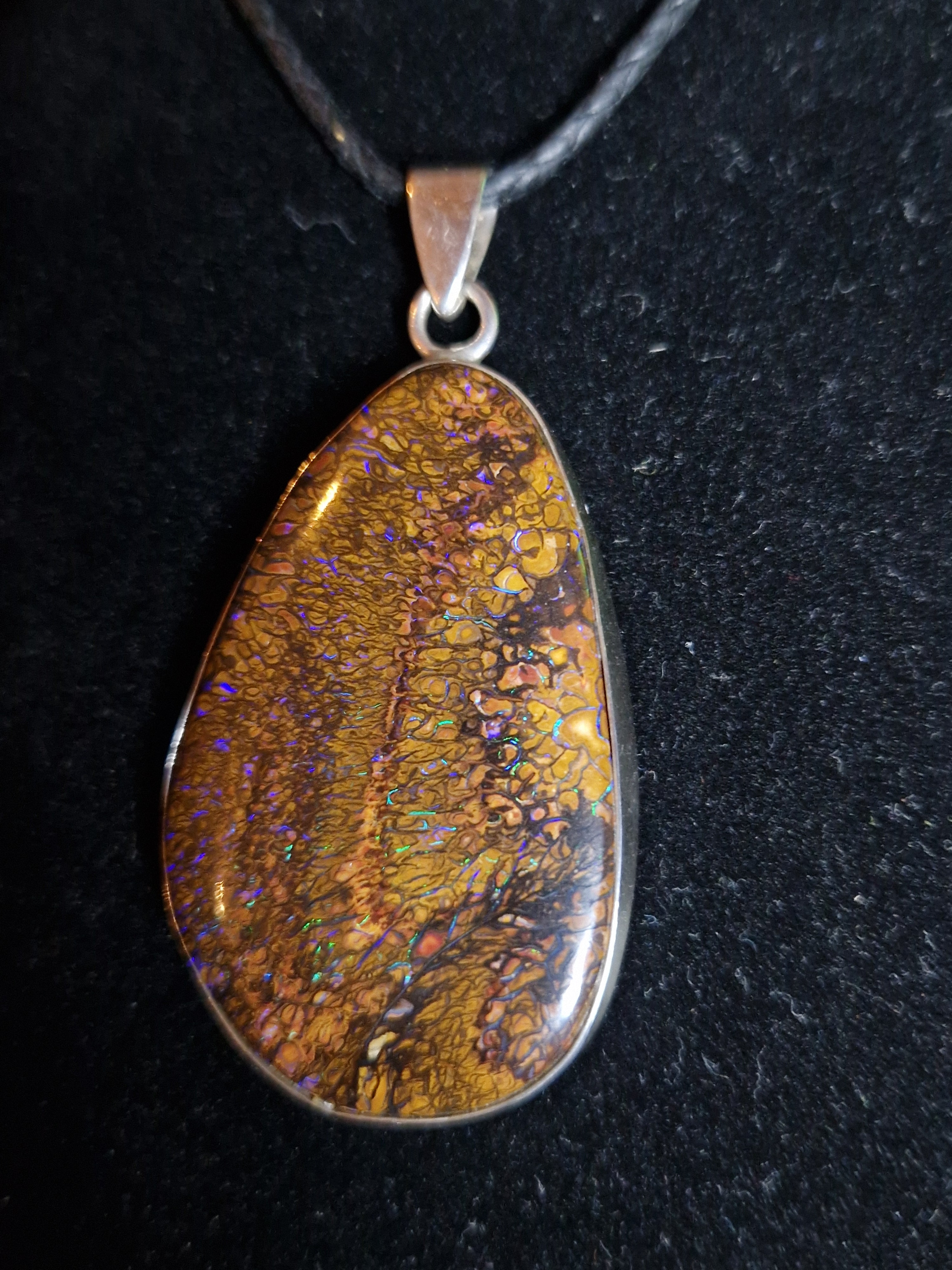 Grote Boulder Opaal hanger